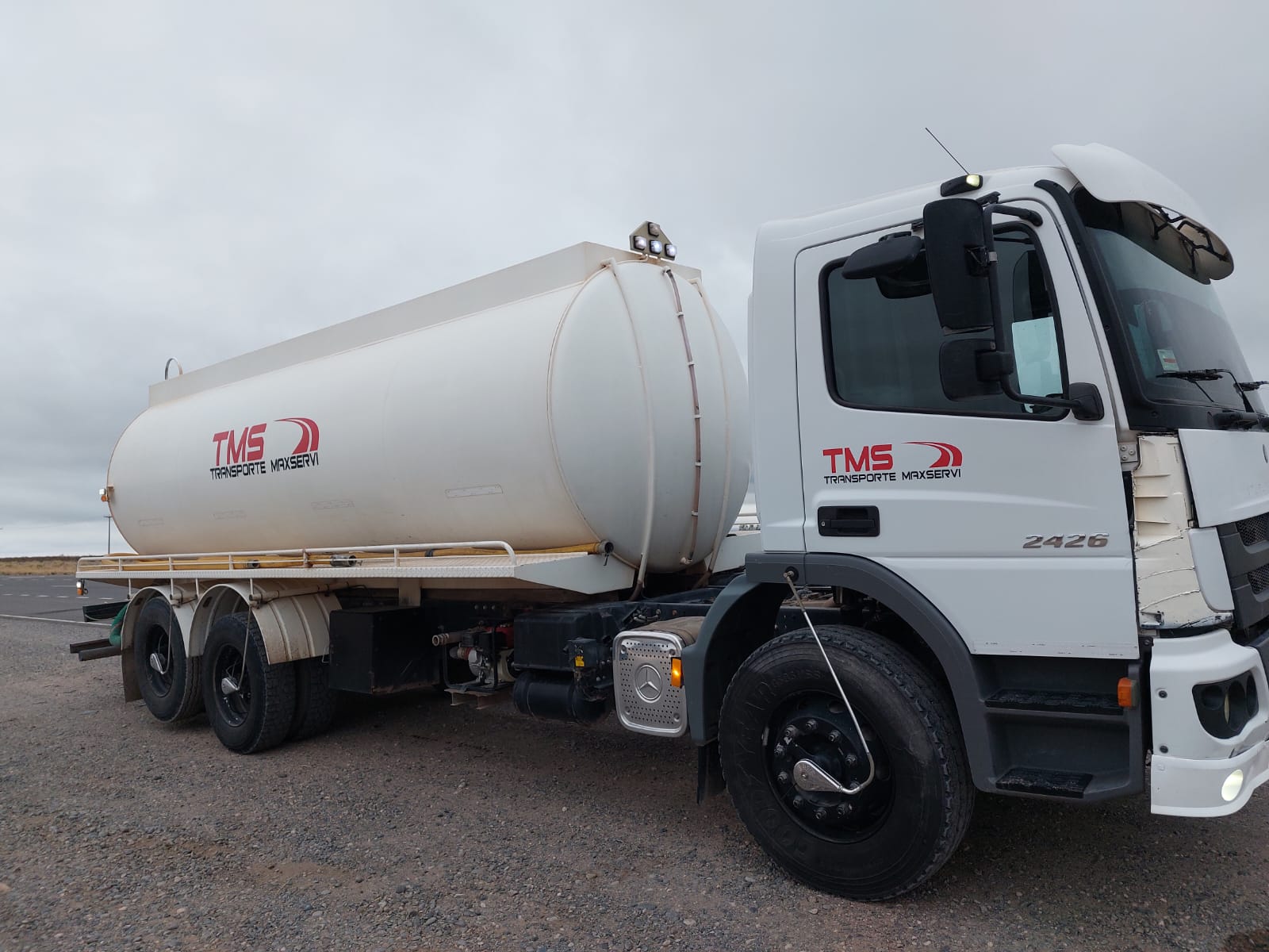agua potable camion transporte cisterna